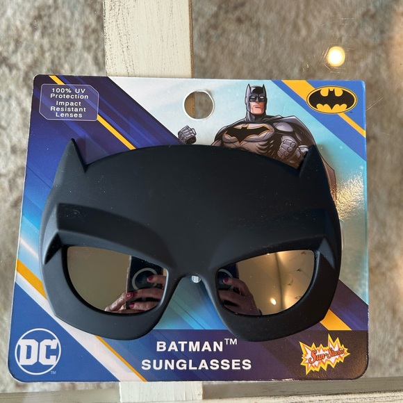 DC Batman Kids Black Sunglasses - Picture 1 of 2